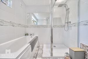 Family Bathroom- click for photo gallery